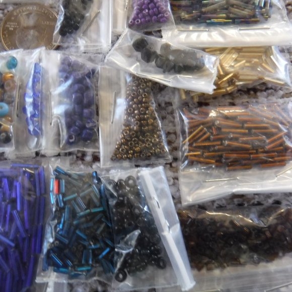 glass crystal tube seed bead lot, 36 scoops/bags - Picture 6 of 7